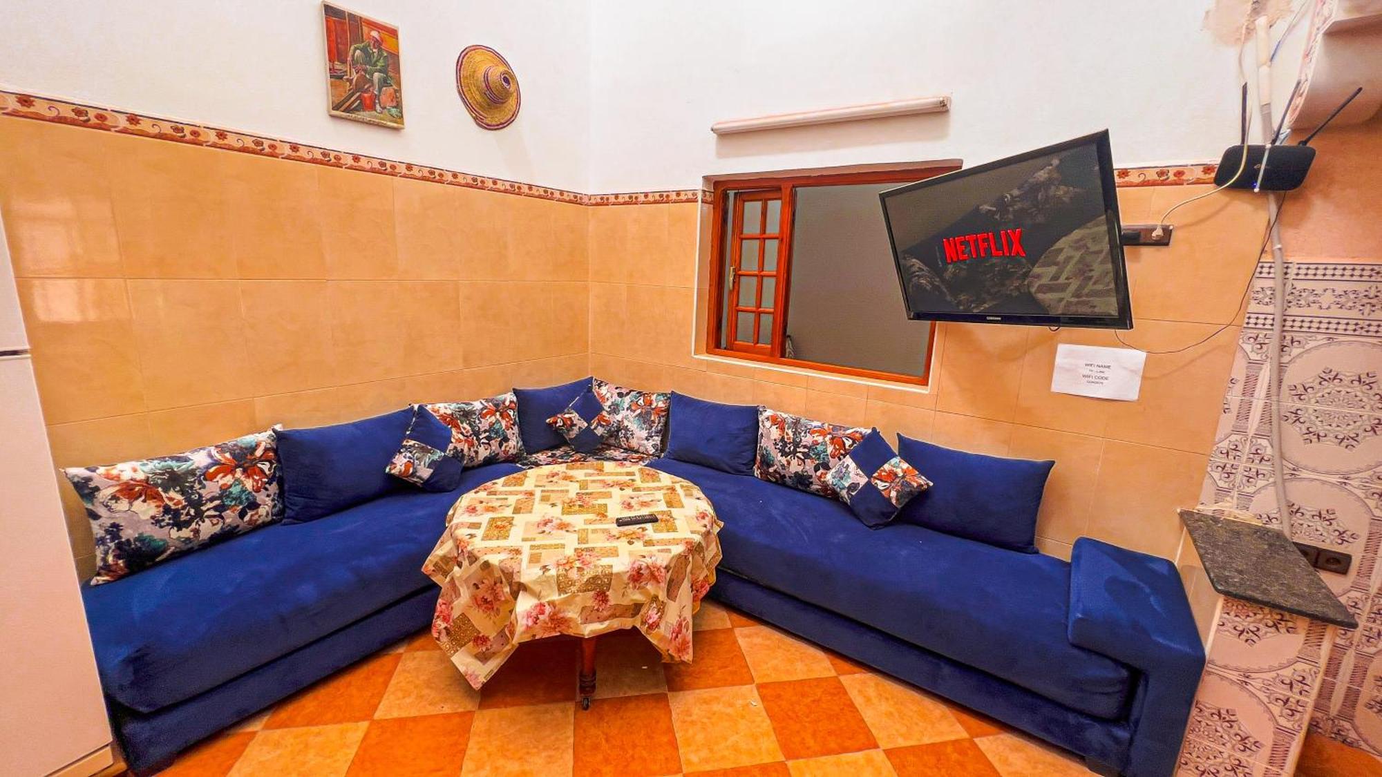 Dar Haut De Gamme Et A Un Prix Imaginaire Hostcom For Families Only 우즈다 외부 사진
